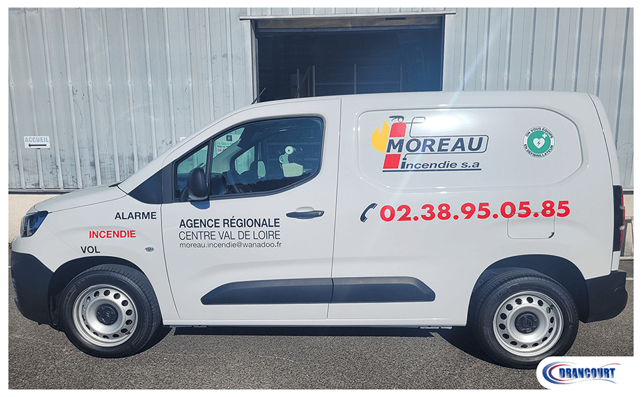 Véhicule en lettrage sur vinyle adhésif pour Moreau Incendie